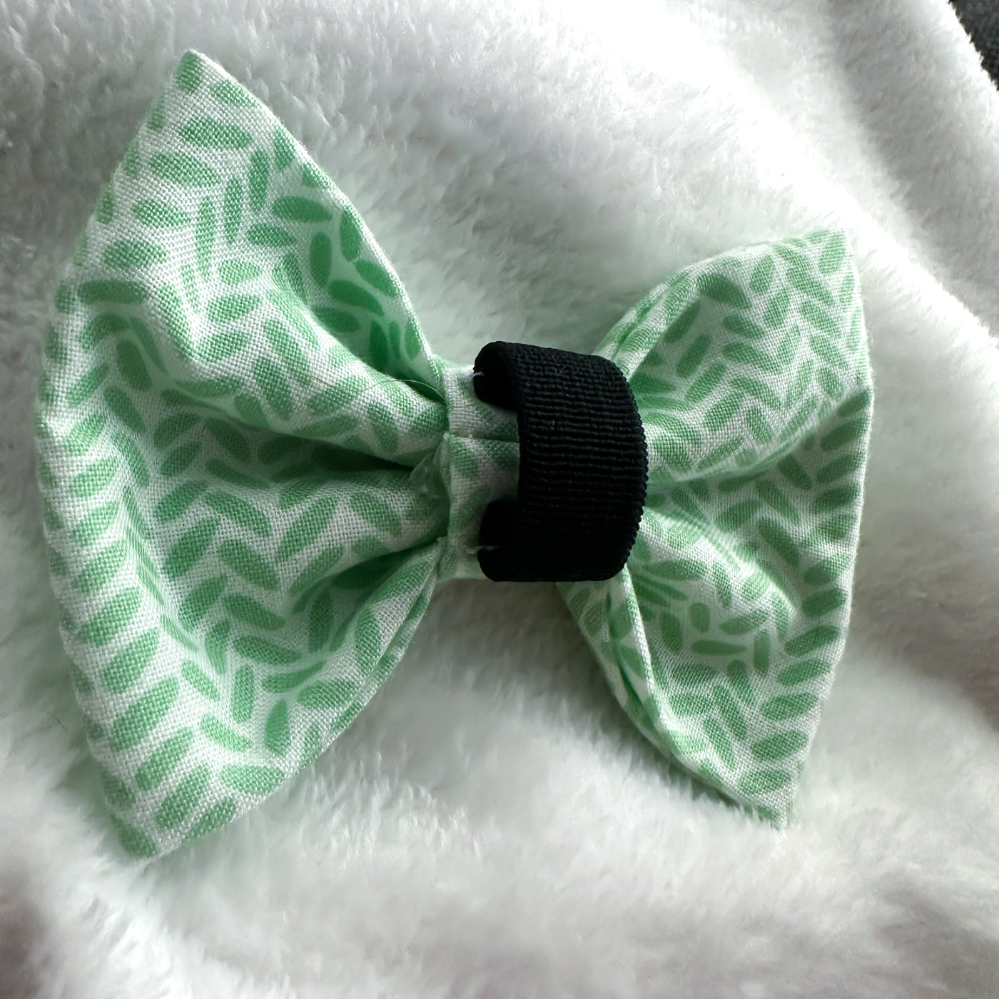 Green Leaf - Bow Tie-Dizzy Dog Collars