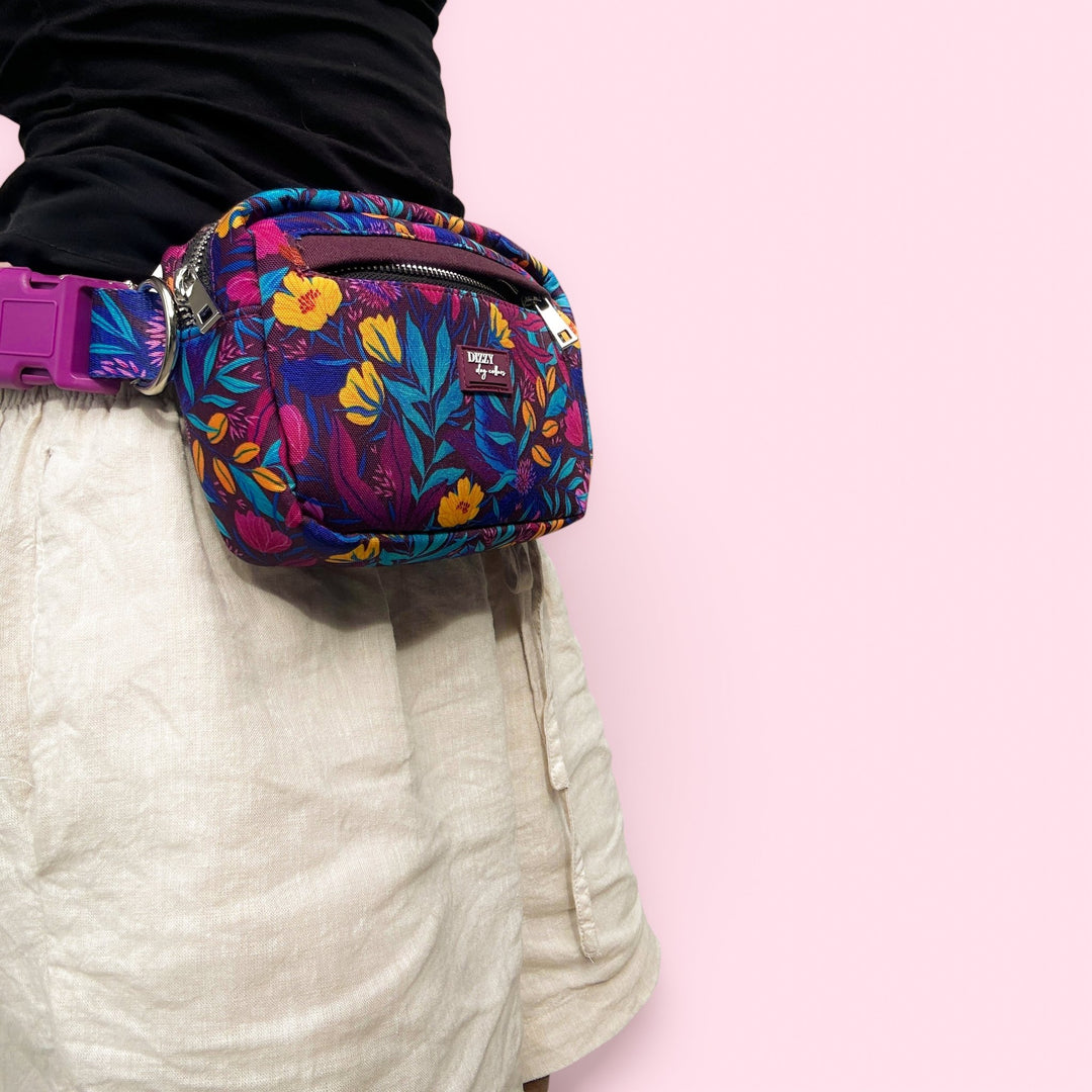 Sapphire Showers Adventure Pouch : Dog Walking Bum Bag