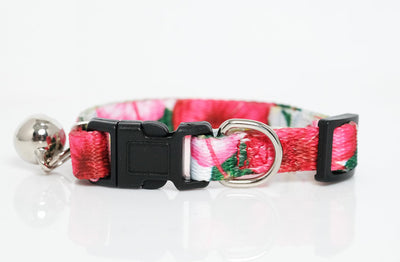 cat collar australia, floral cat collar, this beautiful floral cat collar features hibiscus and frangipani flowers, by Dizzy Dog Collars Australia 