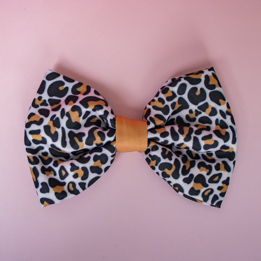 Latte Leopard : Bow Tie