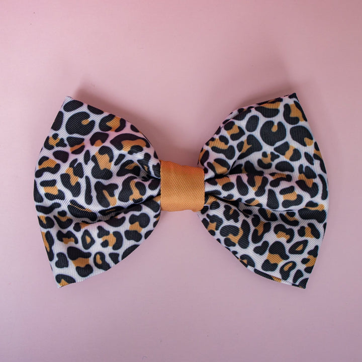 Latte Leopard : Bow Tie